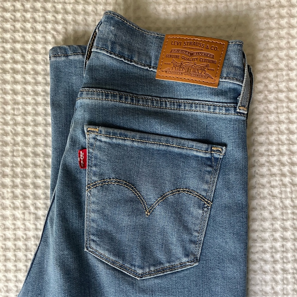 Levi’s 724 Straight High Rise Jeans